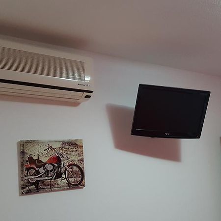 Hostal El Parque San Martín de la Vega Exteriér fotografie