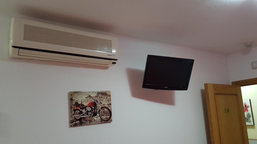Hostal El Parque San Martín de la Vega Exteriér fotografie