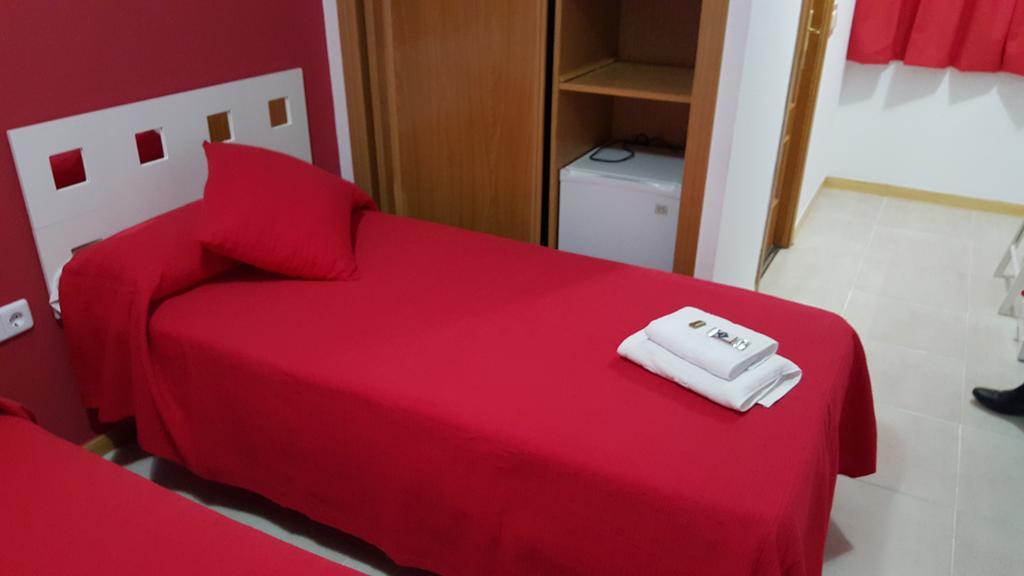 Hostal El Parque San Martín de la Vega Exteriér fotografie